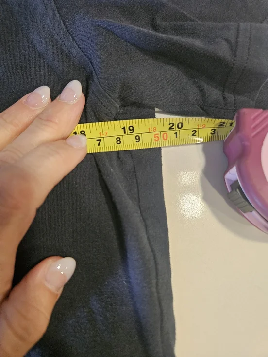 Under Armour The Rock's Loose Heat Gear Graphic Tee with White Bull Logo Small - Picture 5 of 5